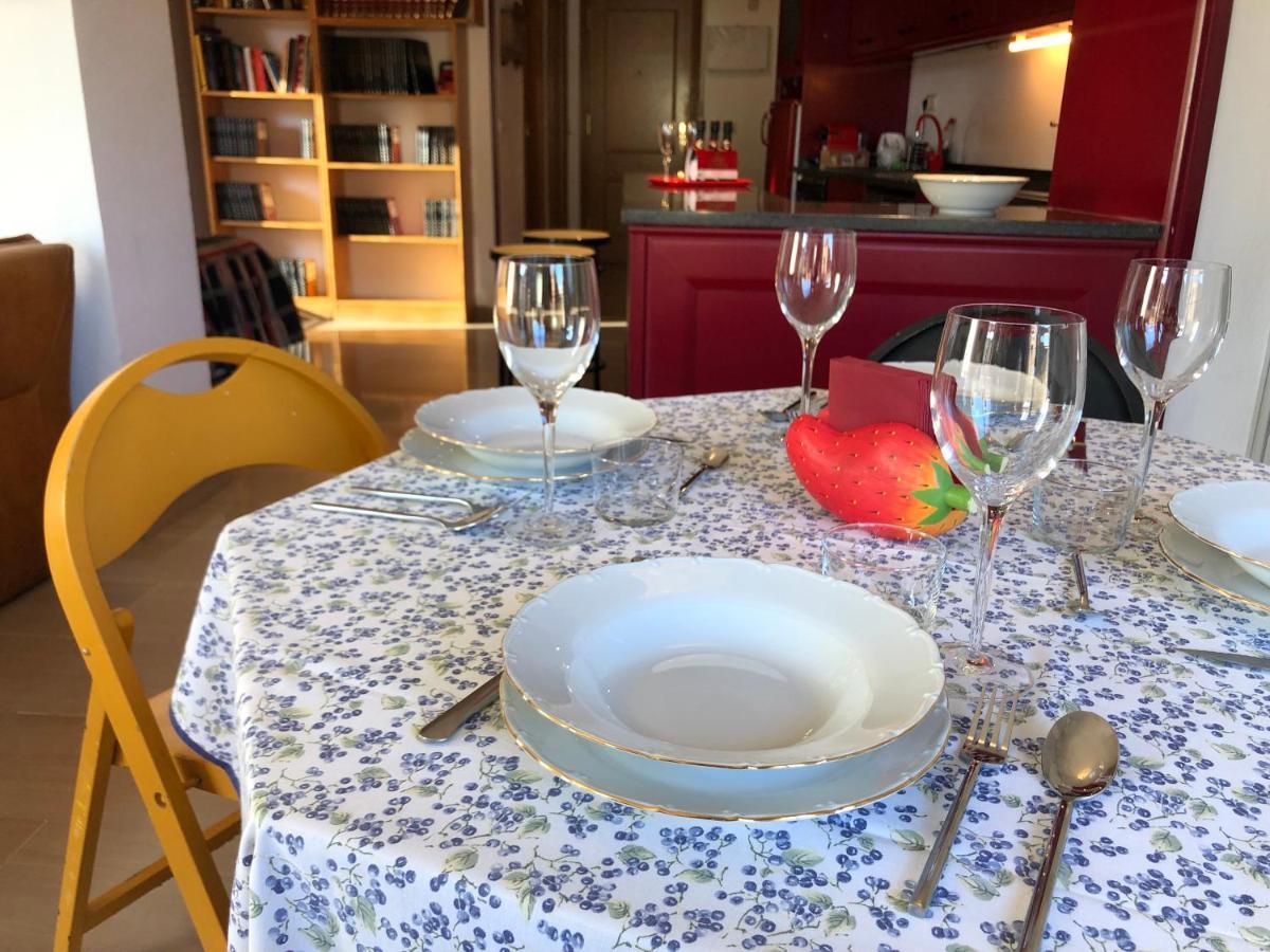 Loft Acogedor Con Terraza Y Parking En El Centro Apartman Huesca Kültér fotó