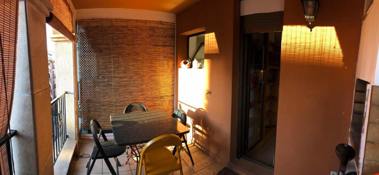 Loft Acogedor Con Terraza Y Parking En El Centro Apartman Huesca Kültér fotó